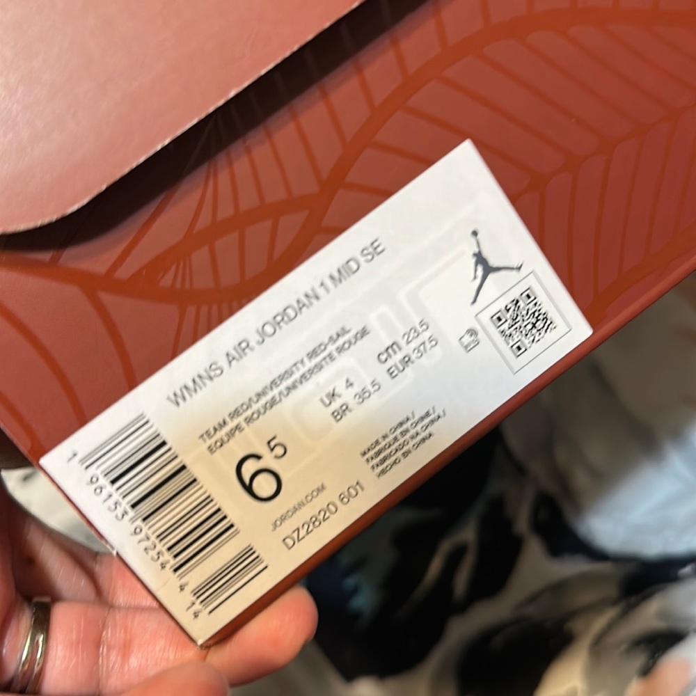 Women’s Nike Air Jordan 1 Mid SE